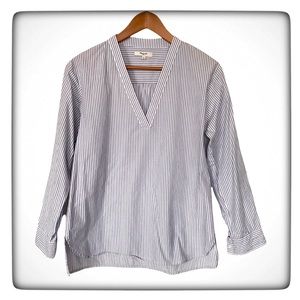 Madewell V Neck Blue and White Striped Top Size Small Beach Casual Vacation